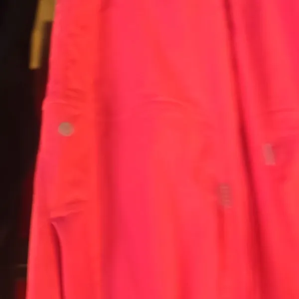Lululemon Athletica Hot Pink Activewear - Image 3