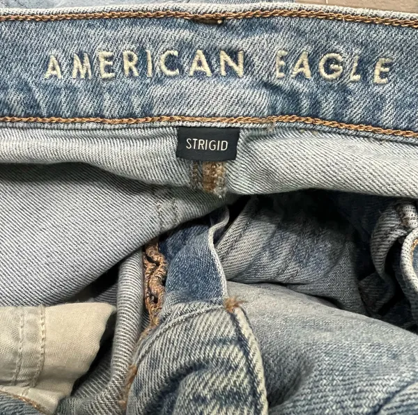 American Eagle Strigid jeans 4 pair! - Image 8
