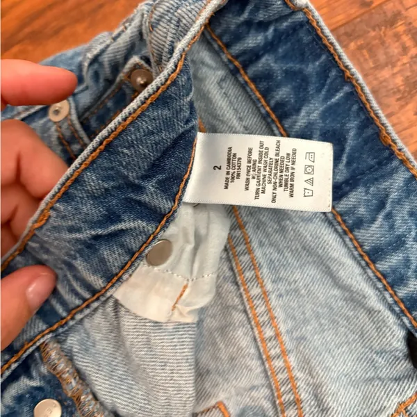 Aeropostale 90s baggy Button-Fly Light Blue Jeans - Image 4