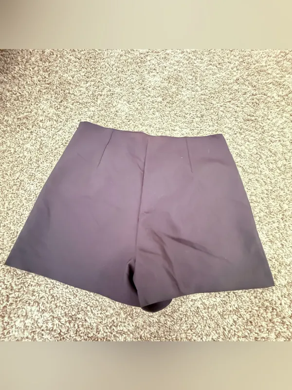Zara contemporary high waisted high rise dressy short size Large - Image 2