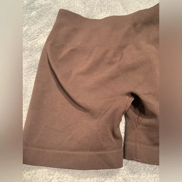 Aurola brown seamless shorts small - Image 2