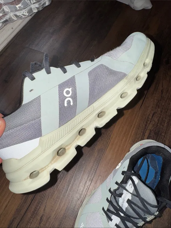 On Cloudrunner running sneakers in the Frost/Aloe colorway - Image 8