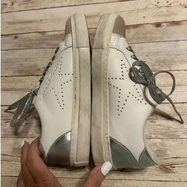 Steve Madden Lace Sneakers Women's Size 6.5 White Silver Sparkle Laces Beige - Image 7