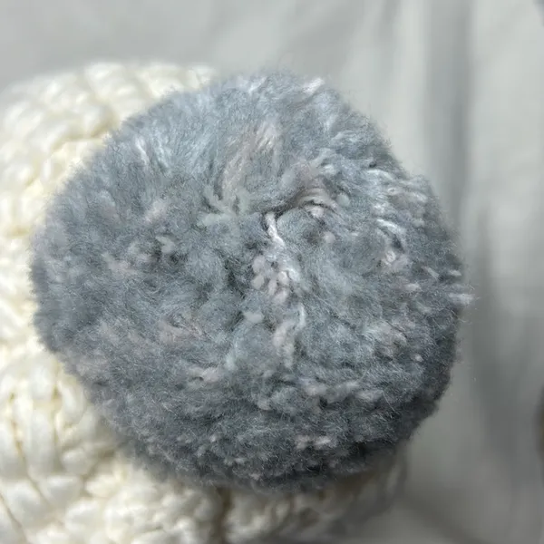 The North Face Unisex Triple Cable Cott Pom Beanie cream One Size - Image 5