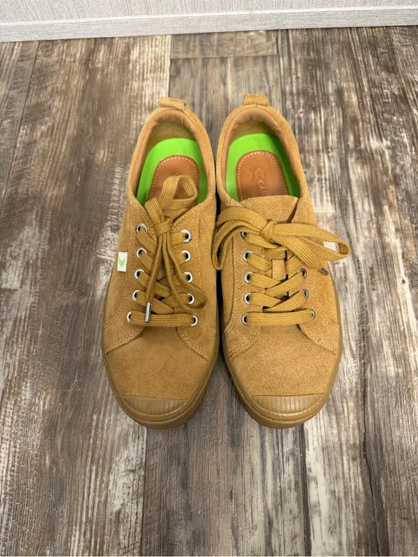 Cariuma Women’s Suede Sneaker in Tan Size 9 - Image 7