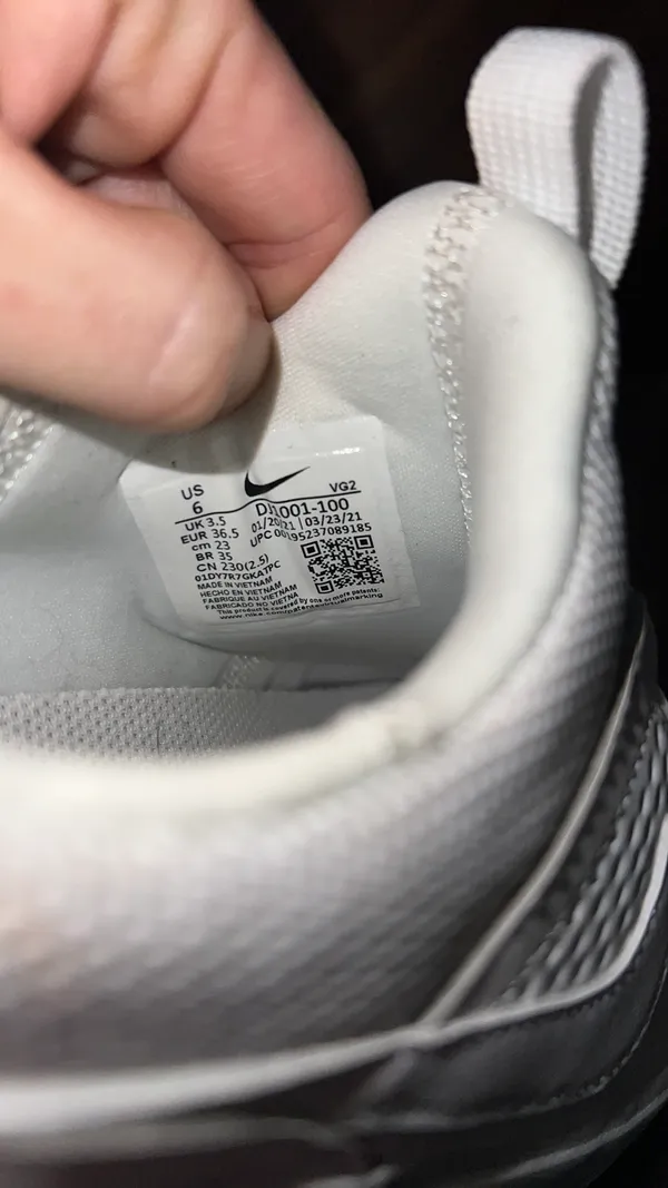 Nike Women’s Slip-On Sneakers - Image 9