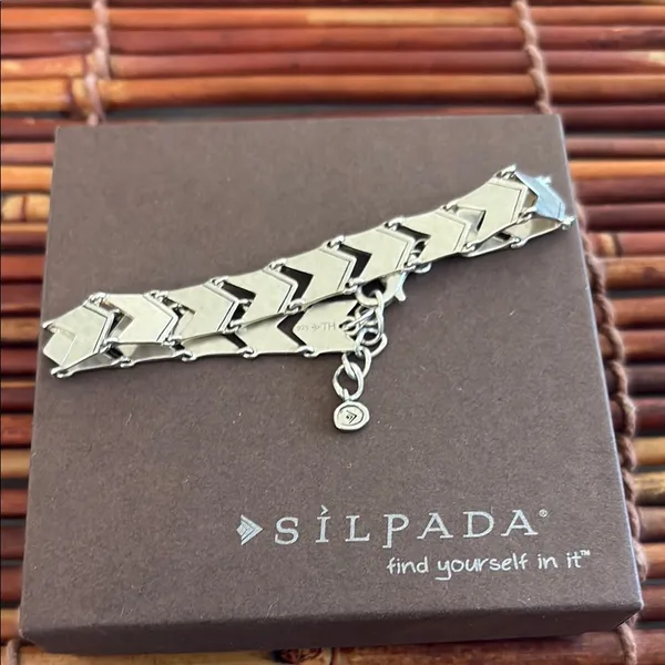 Silpada Vintage Chevron Sterling Silver Bracelet - Image 4