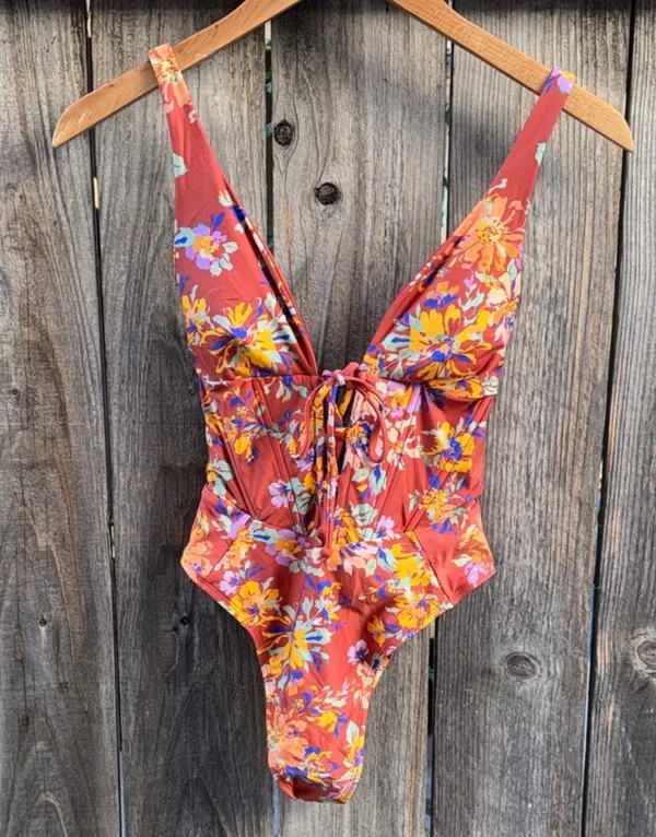 L*SPACE Printed Belle One-Piece Swimsuit Size XS - Image 5