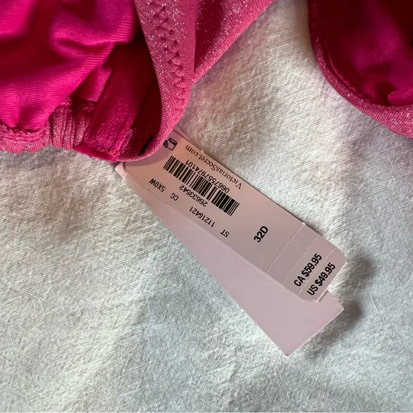 NWT Victoria’s Secret swimsuit. Size 32D top/large bottom - Image 6