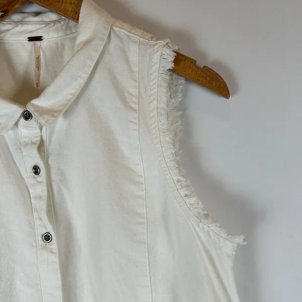 Free People White Sleeveless Button Down Shirt Top Frayed Edges Boho‎ S - Image 6
