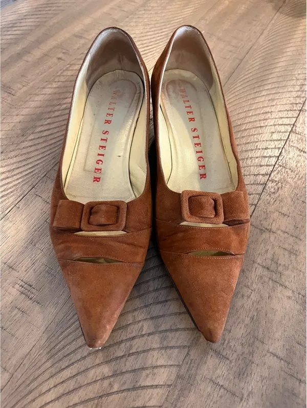 Vintage Walter Steiger Tan Suede Pointed Toe Buckle Pumps Size 7.5 Made in Italy - Image 2