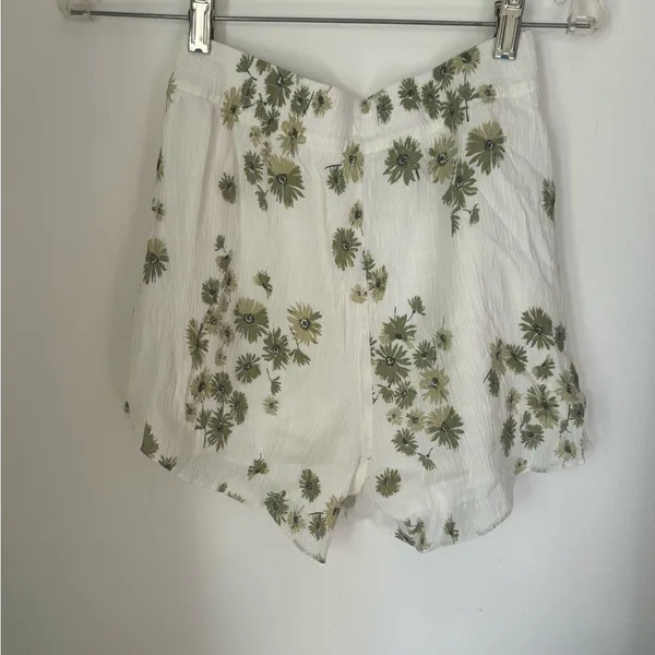 Abercrombie & Fitch Floral Smocked Waist Mini Shorts White Green Size S - Image 5