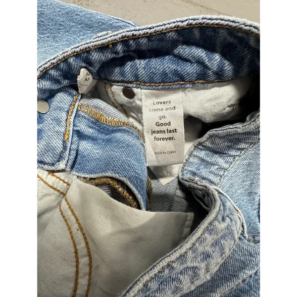 PacSun Mom Jeans Light Wash High Waisted Denim Blue Size 22 - Image 4