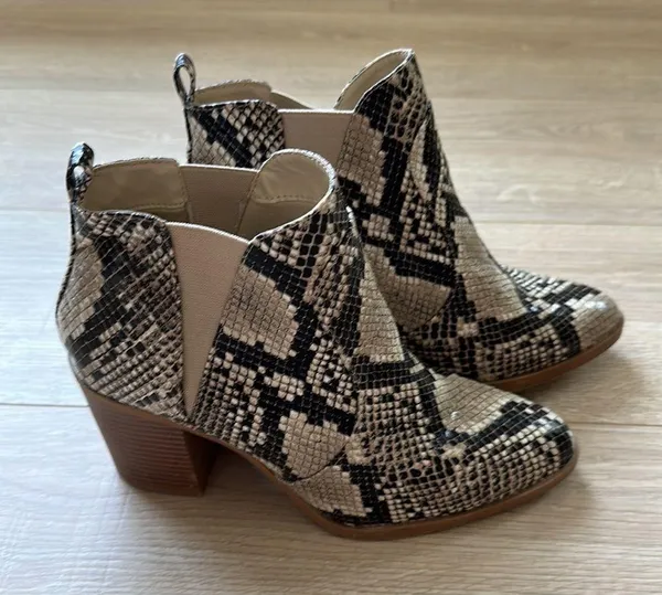 MIA Julissa Snake Skin Ankle Boot size 8.5 - Image 2