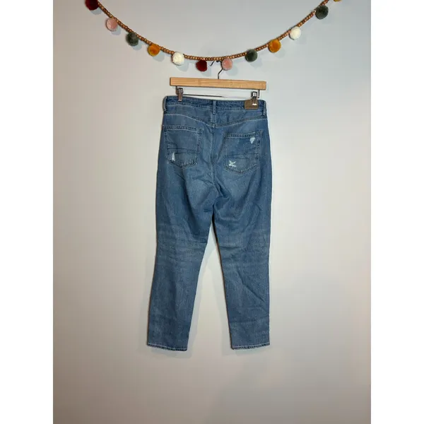 American Eagle distressed knee Mom jeans - Image 2