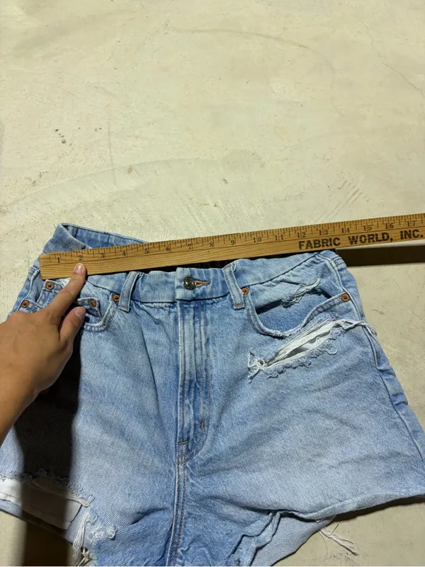 American Eagle Outfitters curvy 90s boyfriend light blue jean shorts 6 - Image 6
