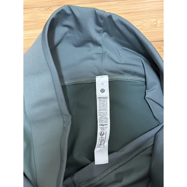 NWT Lululemon License to Train High-Rise Short 2" LOGO Sz 12 Grey Eucalyptus - Image 6