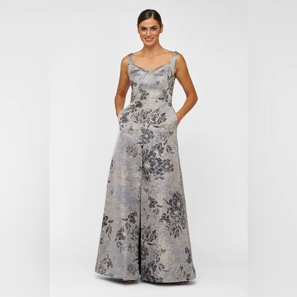 NWT Kay Unger Amelia Gown in Dark Midnight Metallic Jacquard Floral Size 8 - Image 3