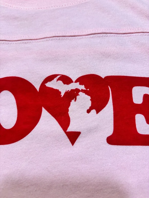 Ladies XL Love Michigan Tshirt (runs as a L) - Image 3