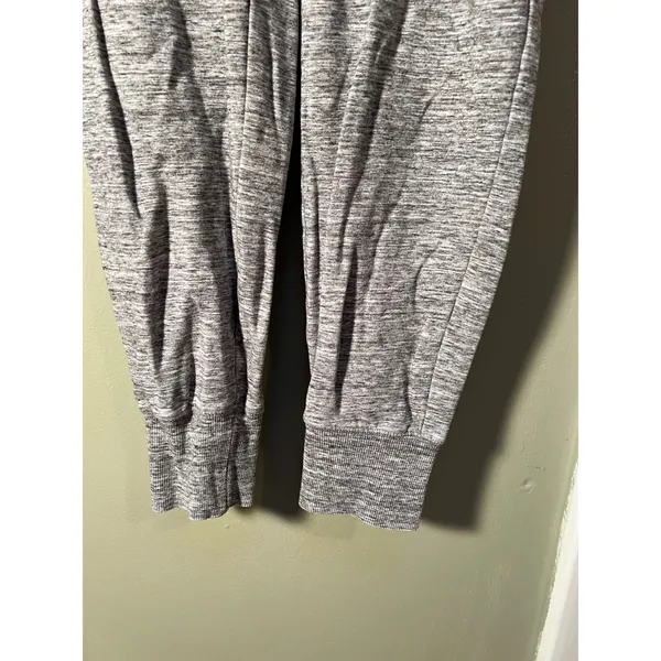 Daily Ritual Women's Size Medium Jogger Sweatpants Light Heather Gray Mid-Rise - Image 4