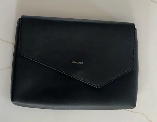 Matt and Natt Envelope Vegan Clutch Bag Missing Strap in Black - Image 2