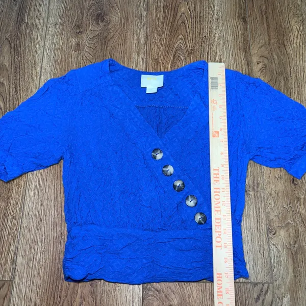 Maeve Anthropologie Blue Textured Asymmetric Button Smocked Crop Blouse Top Sz 2 - Image 4