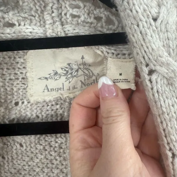 Angel of the North Anthropologie Women’s Medium Wool Blend Cropped Sweater - Image 2