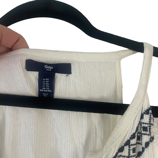 Gap Women's Size XS White Blue Boho Flowy Embroidered‎ Top Festival Summer - Image 4