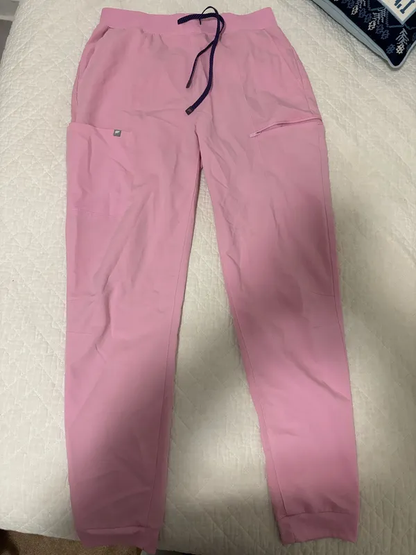 Fabletics Scrub Set Jogger - Image 2