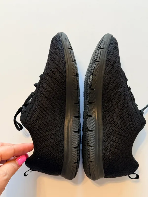 Skechers Work SLIP RESISTANT lace up mesh knit black women's sneakers sz 7 - Image 5