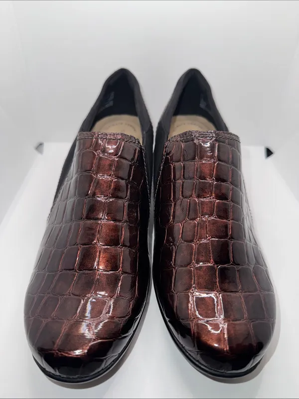 Clarks Emily Amelia Loafers Women's US 8.5 W Brown Croc Patent Shoes - Image 5