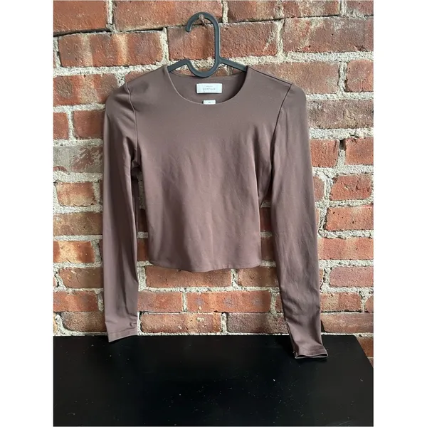 Aritzia Babaton Contour Crew Cropped Longsleeve Brown Size XS - Image 3