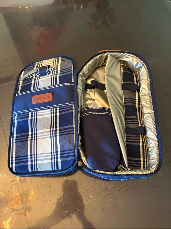 Brookstone Navy Travel Wine Organizer Pouch w Opener - Image 6