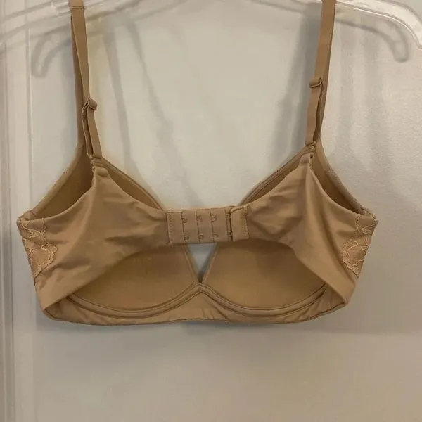Victoria’s Secret bra size 34D - Image 4