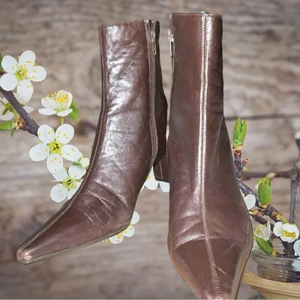 Unisa brown leather ankle boots! - Image 4