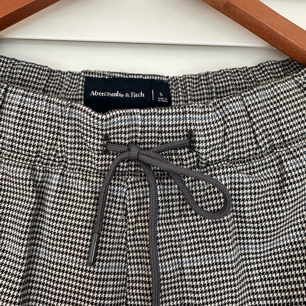 Abercrombie & Fitch Black and White Checkered Pants - Image 5
