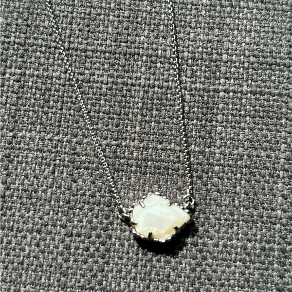 Kendra Scott Necklace - Image 4