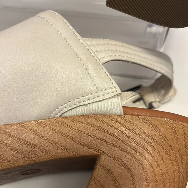 Universal Threads Cream Slingback Mules - Image 9