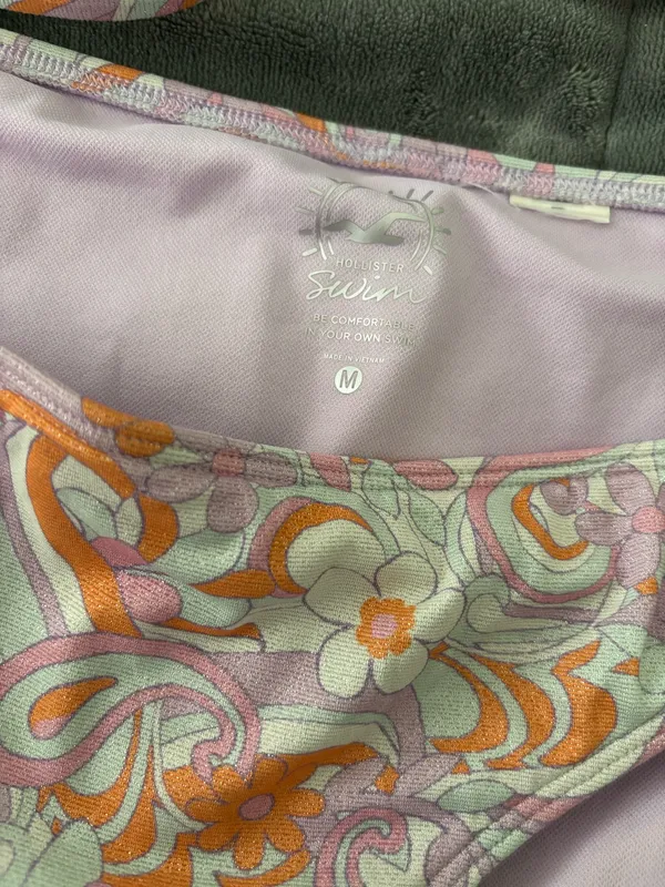 Hollister Shimmer Bikini - Image 5
