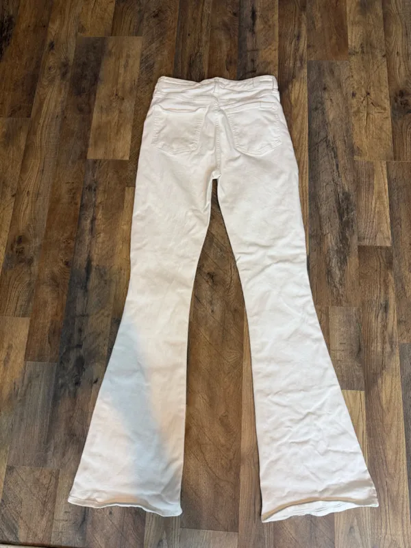 7 For All Mankind Cream High-Rise Women’s Wide Leg Jeans size 28 - Image 4