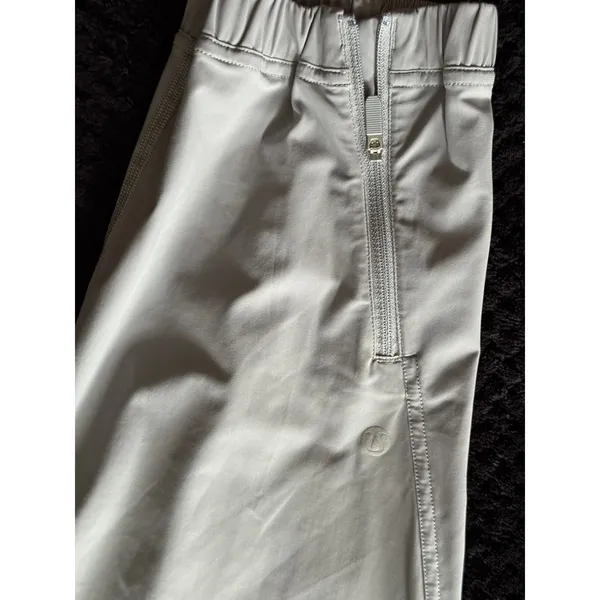Lululemon Women's Jogger Pants High Rise Adapt State Gray Size 8 - Image 4