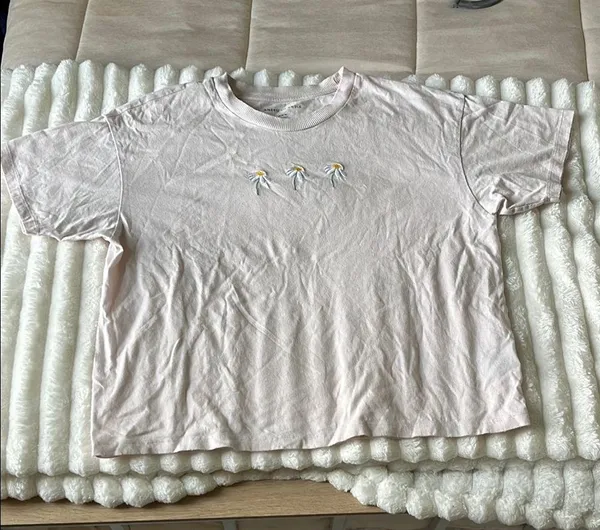 American Eagle Embroidered Flowers Tee Shirt - Image 2