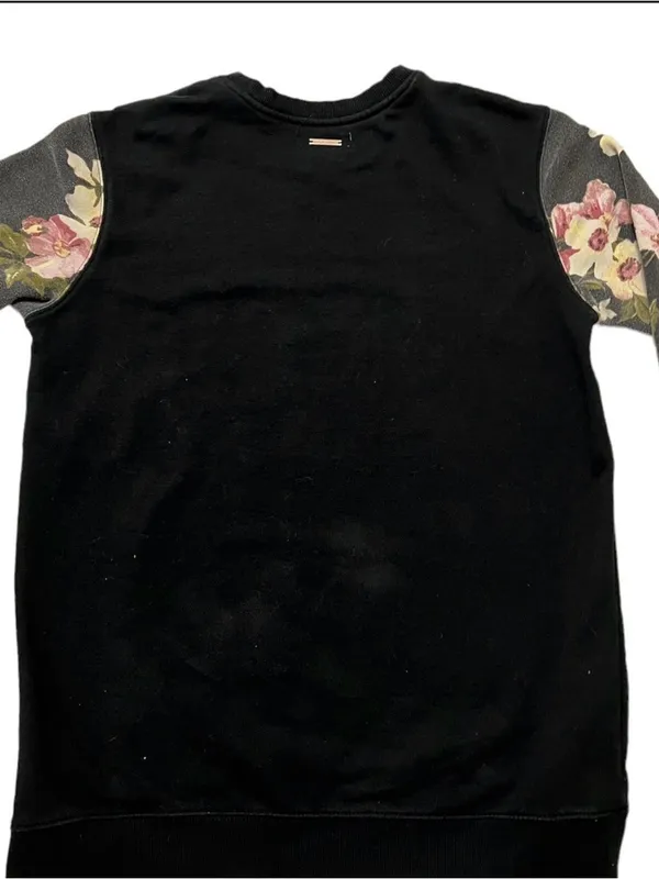 Kendall & Kylie Black Sweatshirt with Floral Sleeve Accents Large Cozy Comfort - Image 2