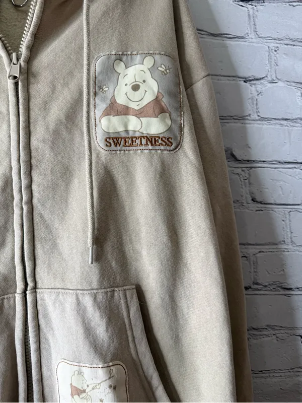 Women’s beige Winnie the Pooh zip front hoodie size medium - Image 6