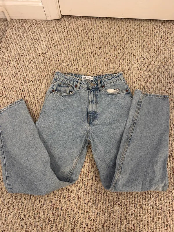 ZARA Mom Jeans Size 4 - Image 4