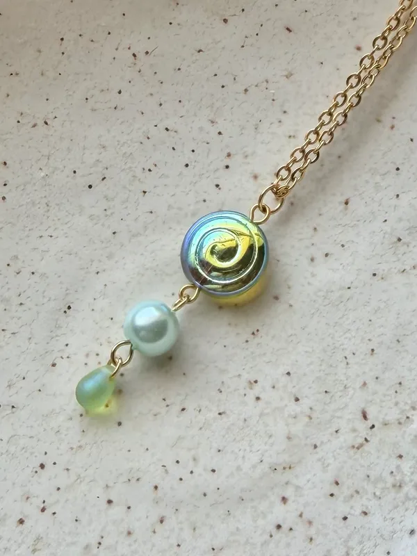 Handmade Czech glass teardrop & swirl gold tone stainless necklace🍃🌀 - Image 5