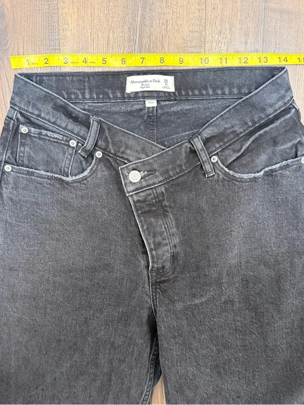 Abercrombie &‎ Fitch the Dad High Rise Black Denim Jeans Asymmetrical Waist 28 - Image 5