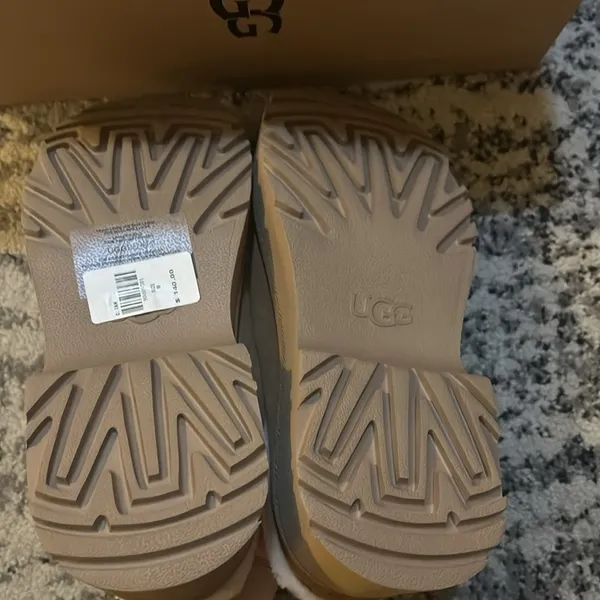 UGG® New Heights Cozy Clogs size 9 - Image 6