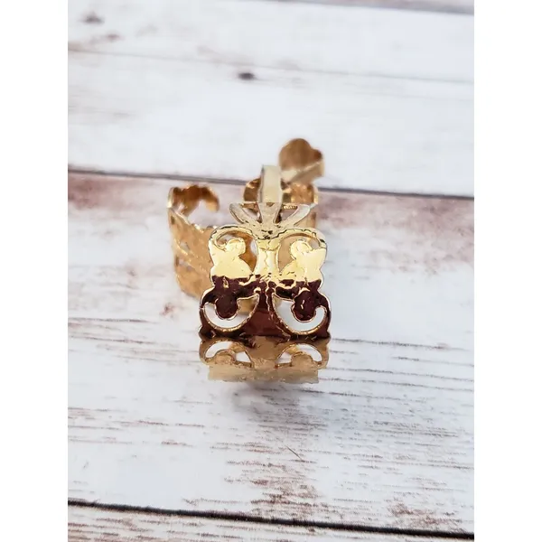 Vintage Clip On Earrings - Ornate Chunky Gold Tone Cut Out Hoops - Image 9