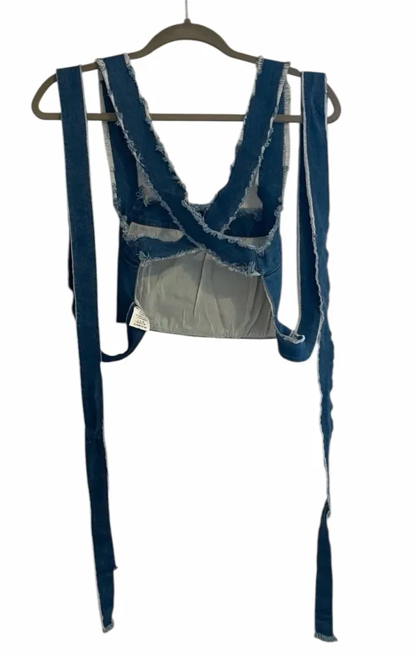 Hot & Delicious Denim Cropped Tank Top Medium Blue Chambray Criss Cross Back Tie Sexy Tie Boho - Image 4
